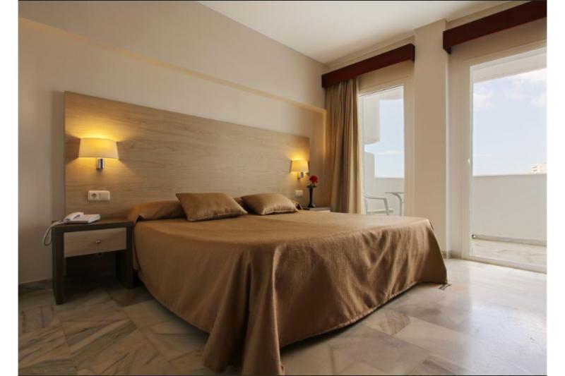 Hotel Palia La Roca Benalmadena Bagian luar foto